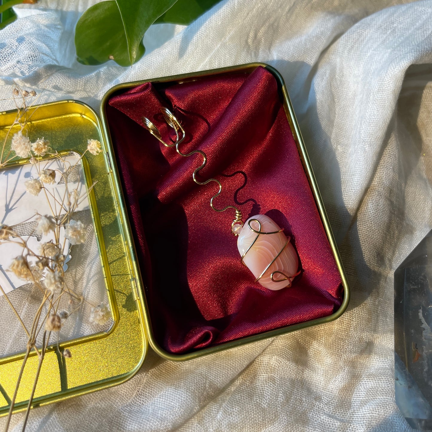 apricot agate - gold joint holder