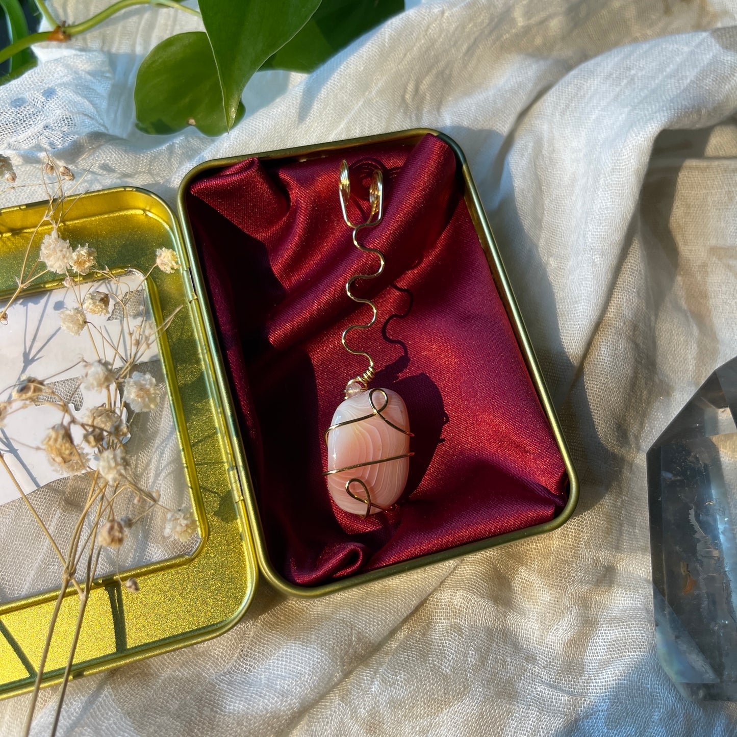 apricot agate - gold joint holder