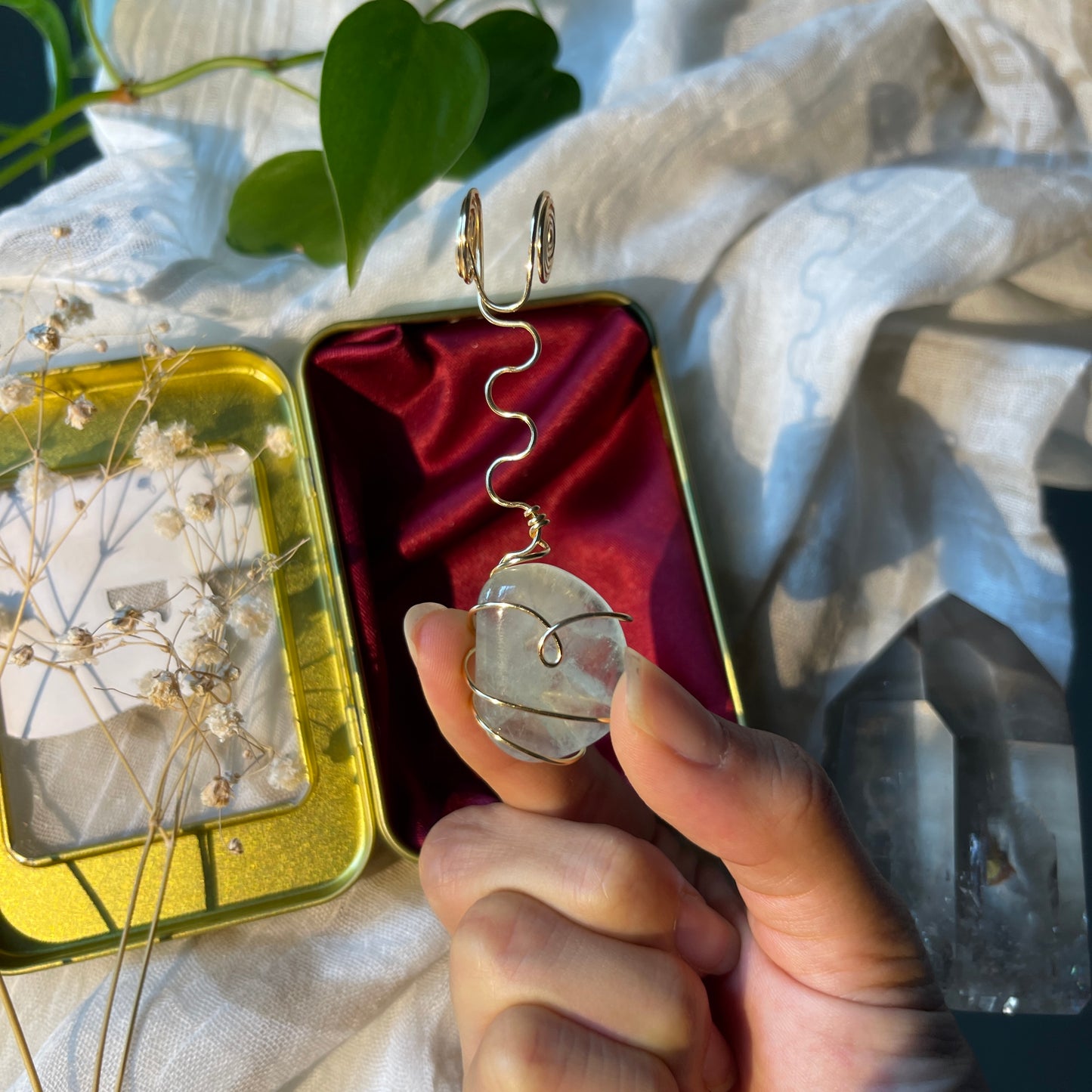 fluorite - gold joint holder