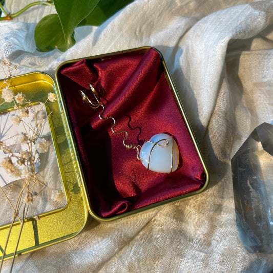 opalite heart - gold joint holder